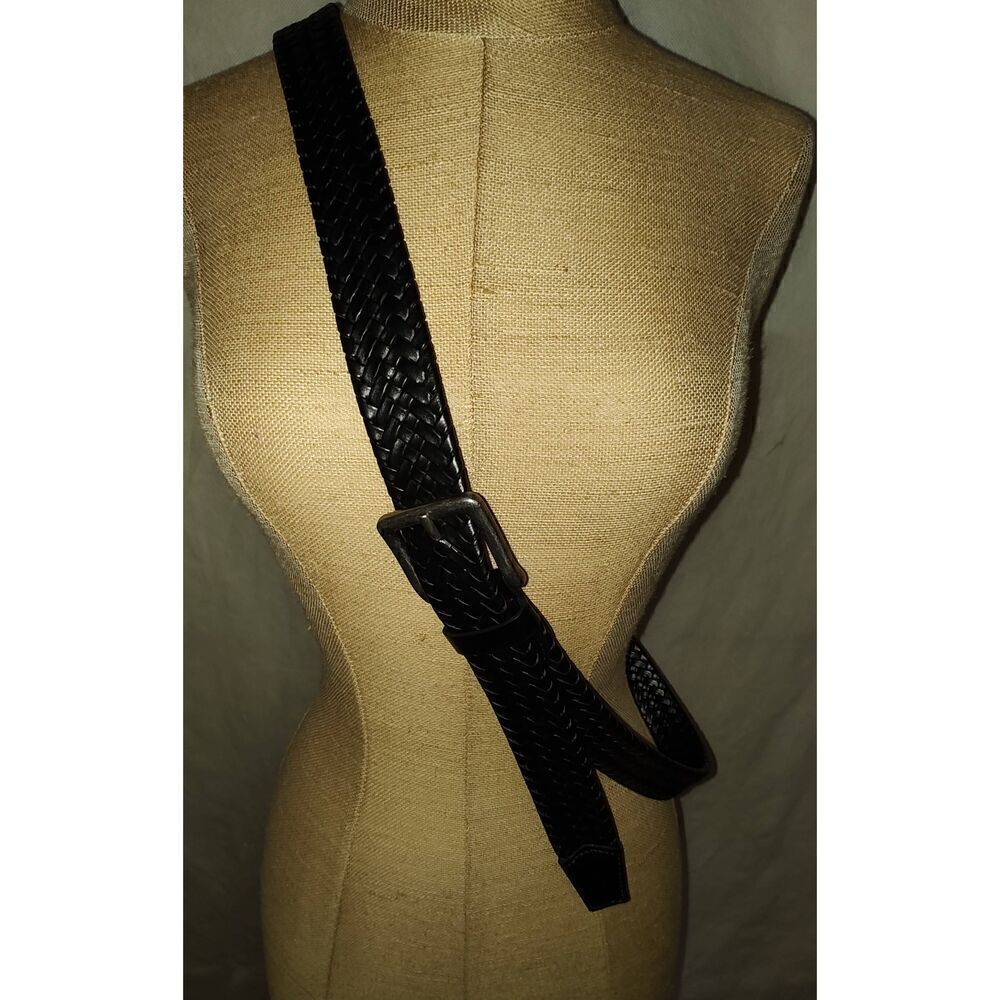 Wrangler woven bonded leather belt Black 55" long. Width 1.25"